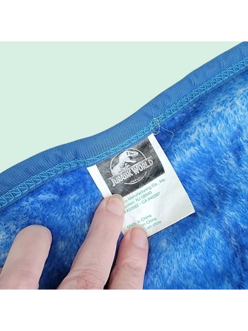 Jurassic World Throw Blanket Fleece Dinosaur T-Rex Raptor Travel Lap Afghan